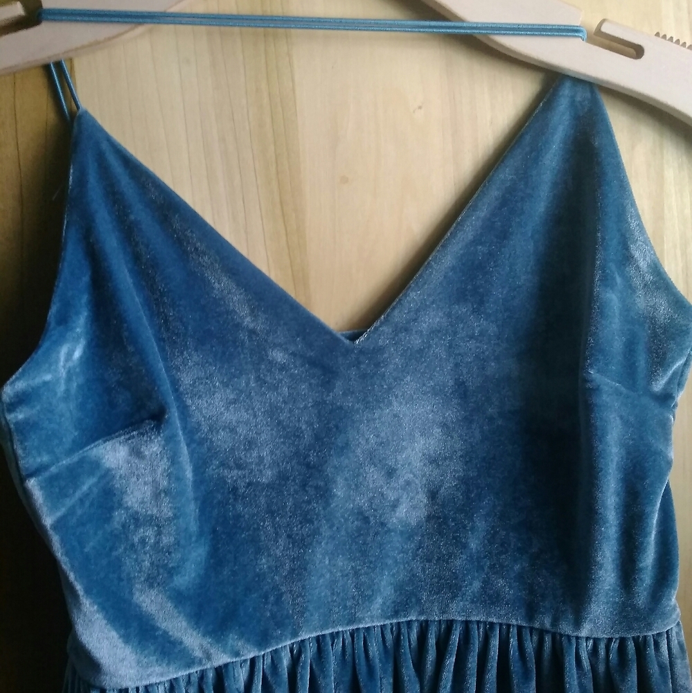 Short blue dress
